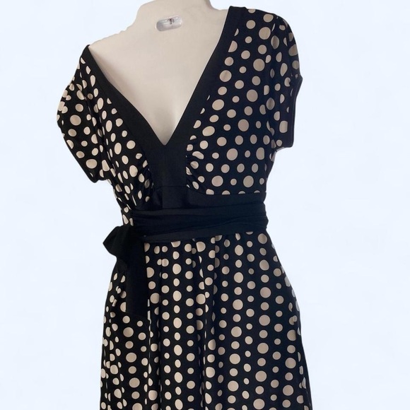 Black and White Polka Dot Belted V-neck Dress JFW M NWT - Picture 1 of 5